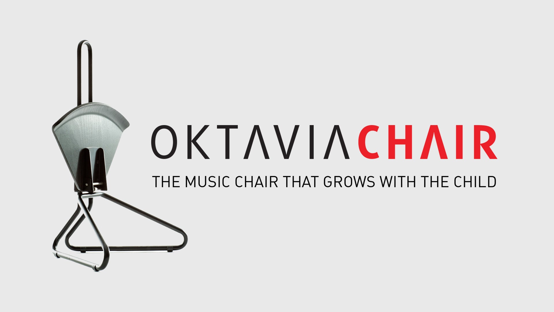 Indlæs video: In this video, a young cellist demonstrates the OktaviaChair in use. The chair is specially designed to provide optimal support, balance, and ergonomic posture for musicians. See how comfort and stability can enhance focus, technique, and musical expression.